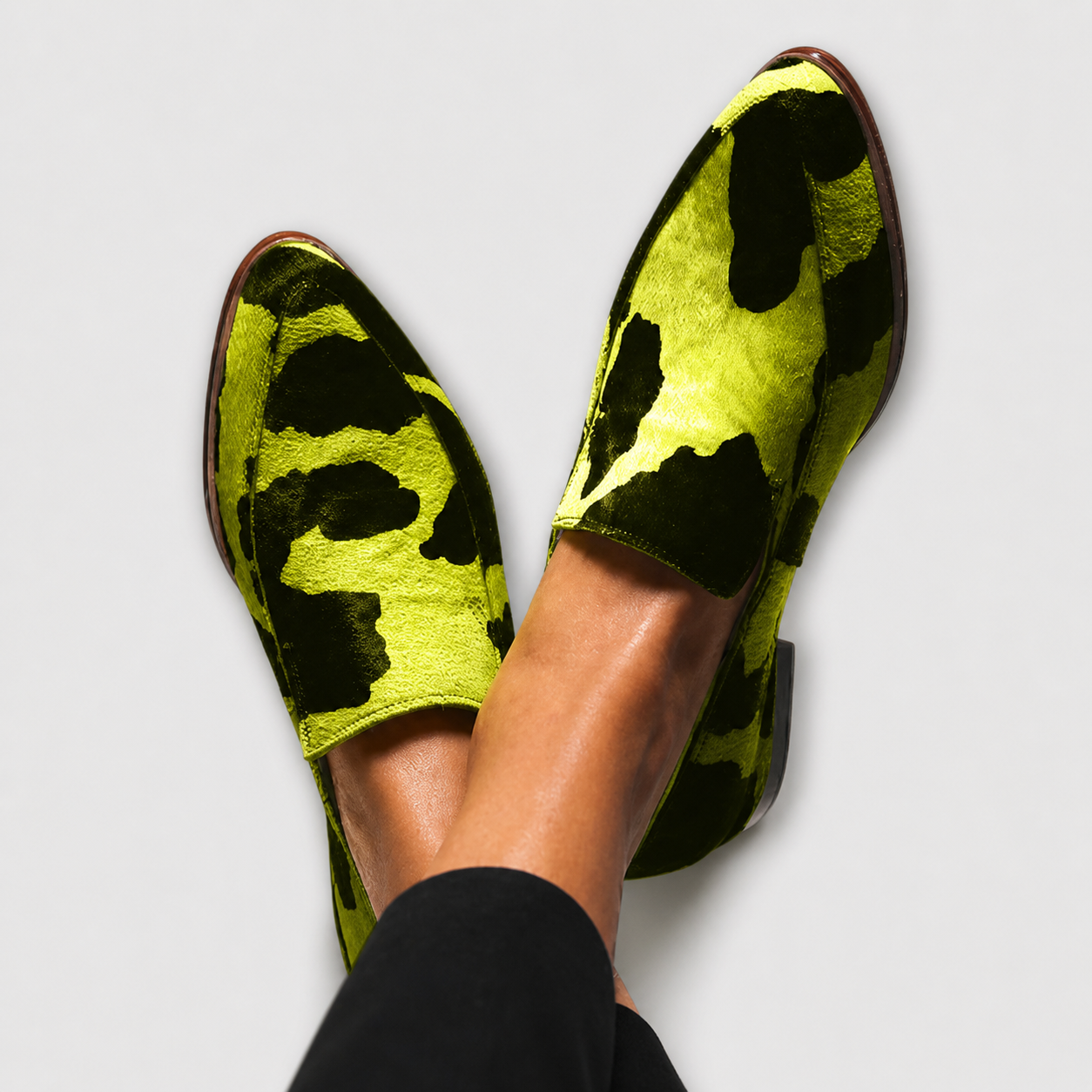 Casimira™ | Mocasín Estampado Vaca con Borlas