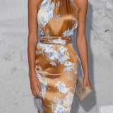 Vestido midi de satén con estampado floral y cuello alto sin mangas