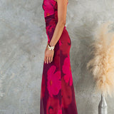 Vestido maxi ceñido de un solo hombro con malla y estampado floral
