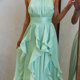Vestido maxi de cuello halter con cintura entallada y volantes