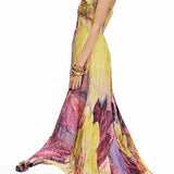 Vestido maxi plisado de tirantes finos con estampado floral y cintura entallada