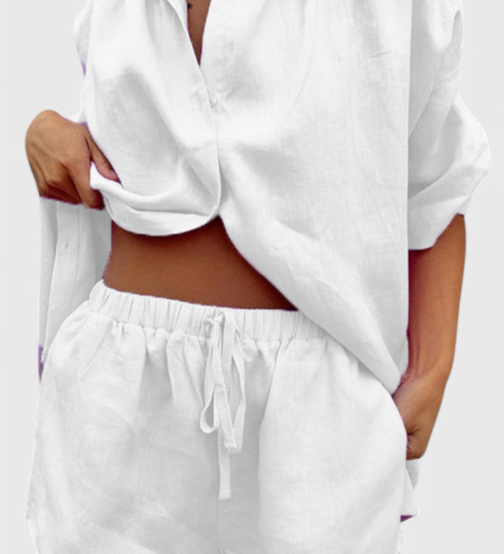 Anika Conjunto de Dos Piezas con Camisa de Botones y Pantalones Cortos con Cuerda