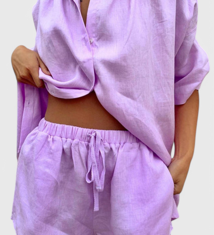 Anika Conjunto de Dos Piezas con Camisa de Botones y Pantalones Cortos con Cuerda