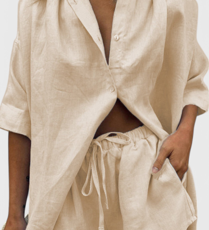 Anika Conjunto de Dos Piezas con Camisa de Botones y Pantalones Cortos con Cuerda