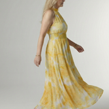 Sylin™ | Vestido midi fruncido con cuello halter