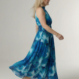 Sylin™ | Vestido midi fruncido con cuello halter