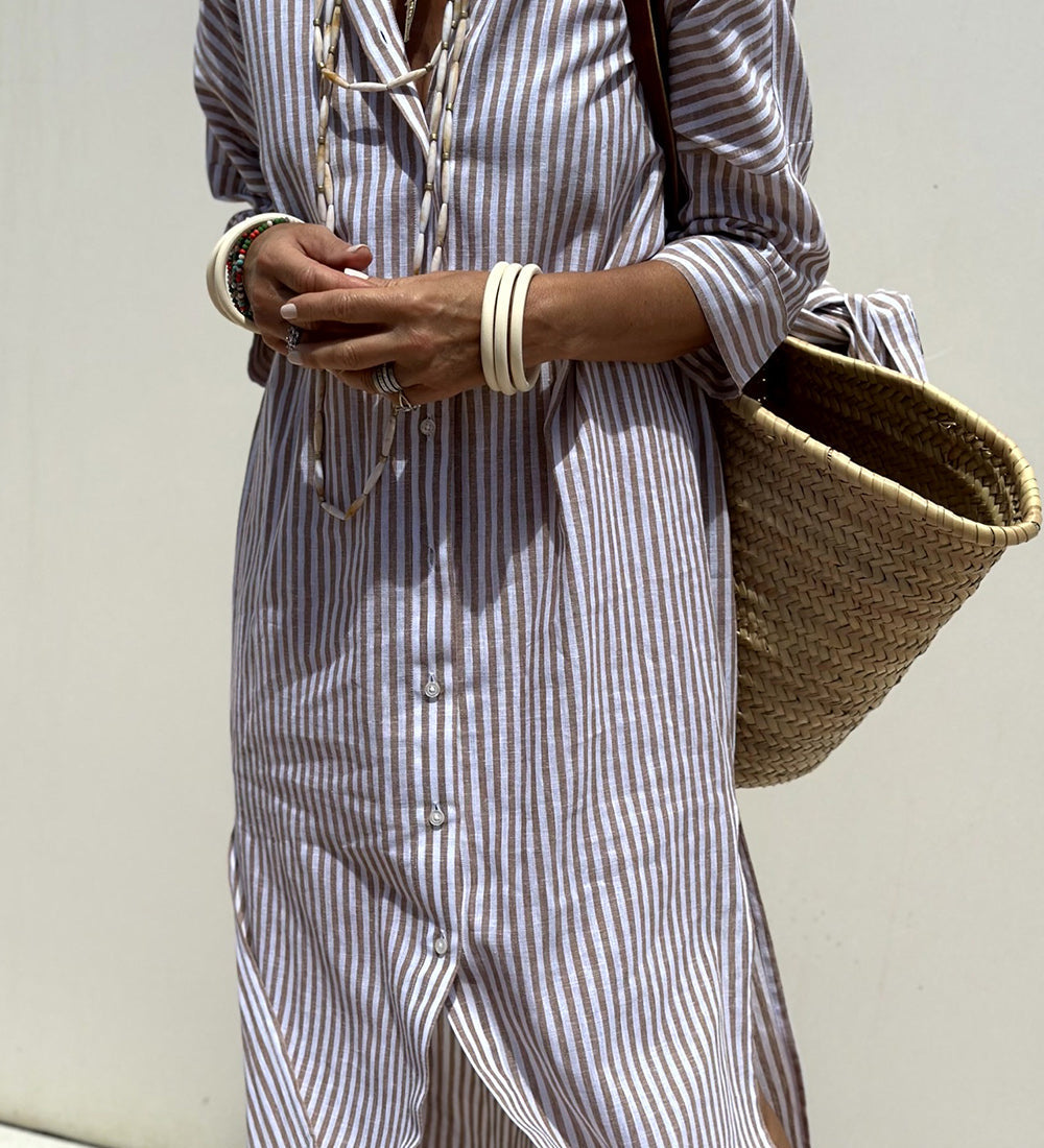 Corinne™ | Vestido camisero maxi a rayas clásico