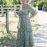 Evadne™ | Vestido maxi floral de manga corta con escote en V